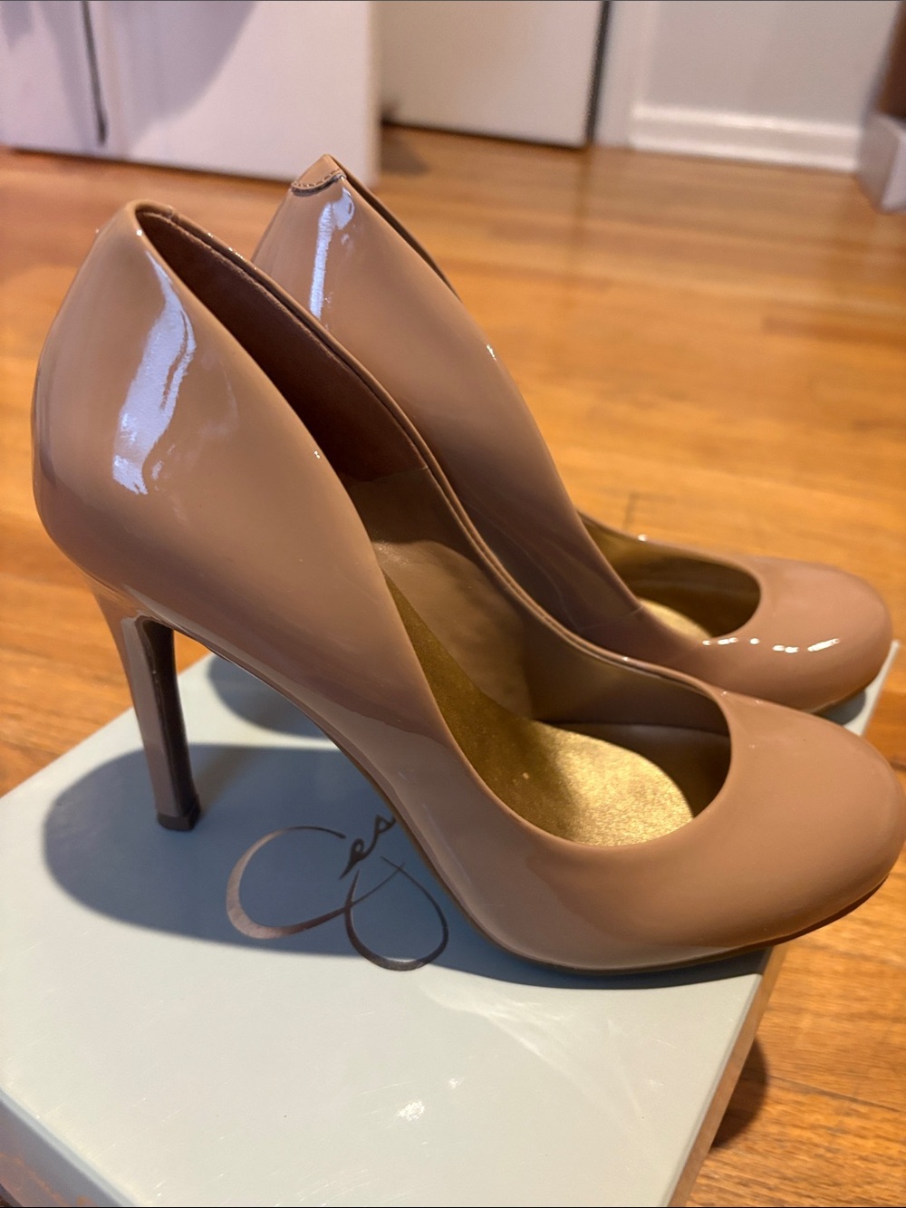 Jessica Simpson Nude Patent Pumps in Blush